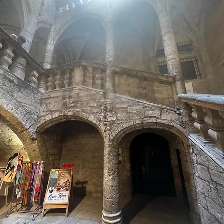 Maison De La Gargoyle